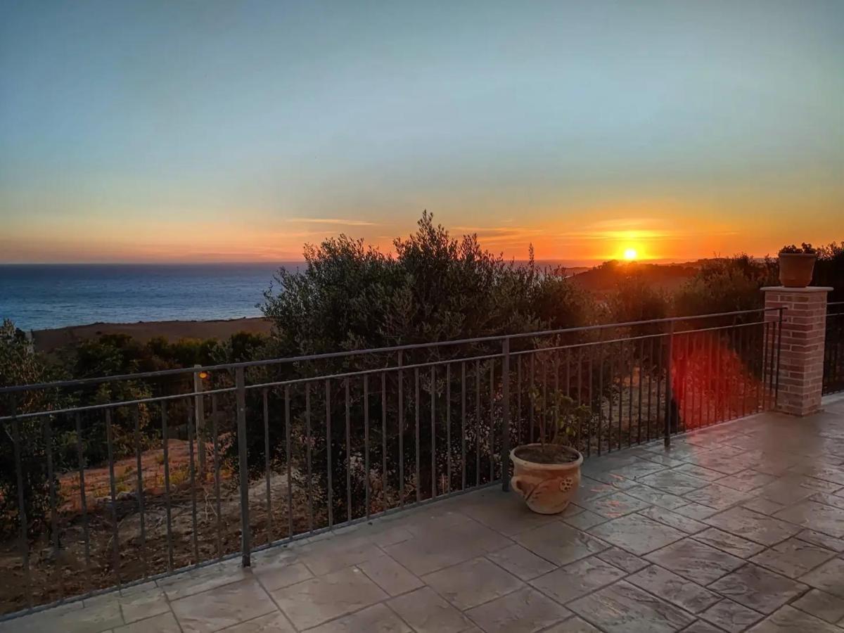 הוילה מונטאלגרו Il Casale Di Bovo Marina מראה חיצוני תמונה