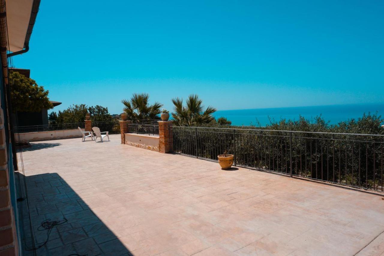 הוילה מונטאלגרו Il Casale Di Bovo Marina מראה חיצוני תמונה